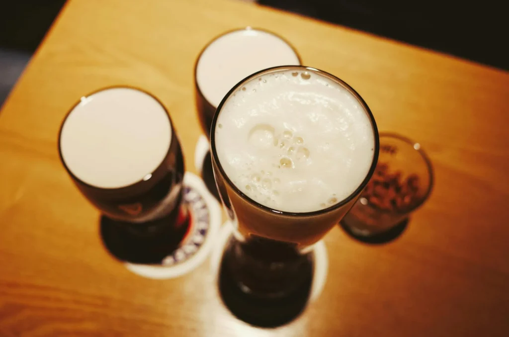 High Stakes and Cold Pints: The Secret to an Unforgettable Casino Game Night