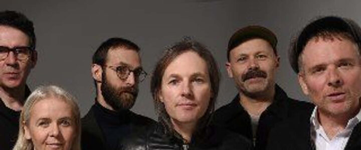 Belle and Sebastian entfachen ihren frühen Funken in Dublin neu